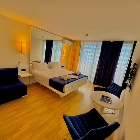 Vip Aparthotel Orbi City Sea View Batumi Exterior photo